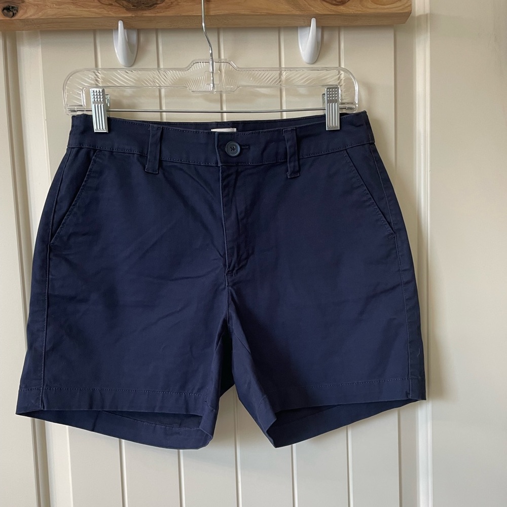 WORN ONCE a new day navy shorts